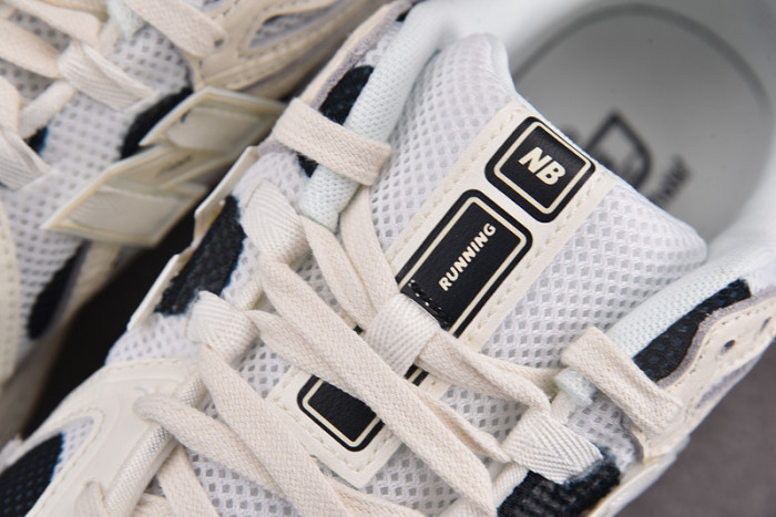 new balance 1906r shoes