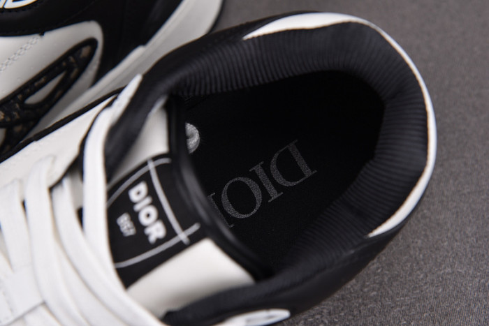 d10r b57 sneaker