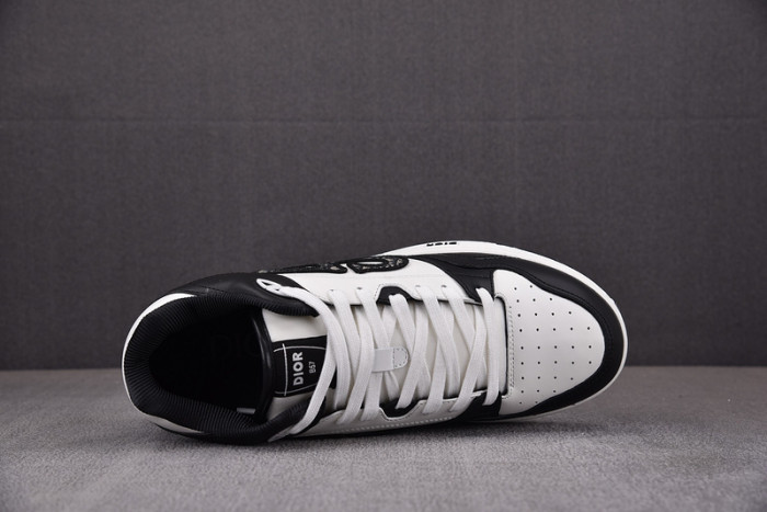 d10r b57 sneaker