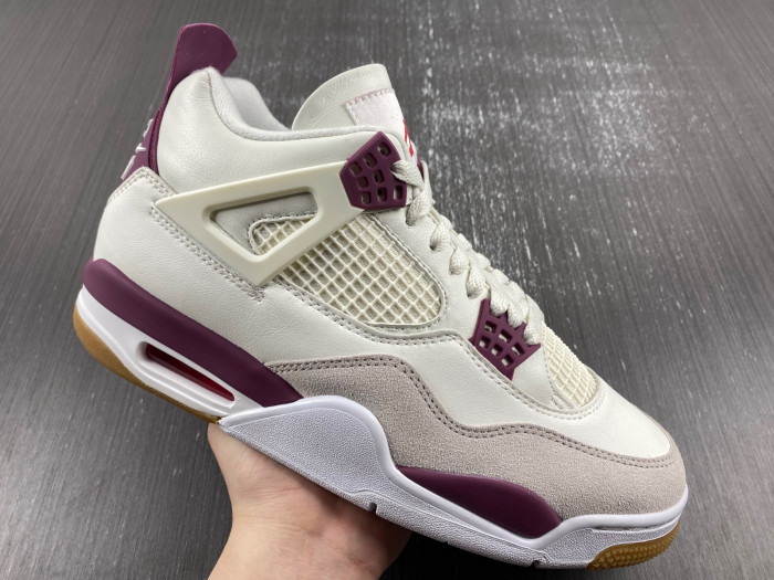 sb x jordan 4 “sapphire” dr5415-102