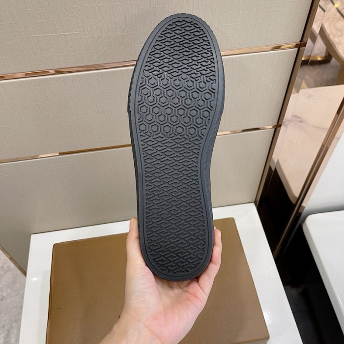 bur sneaker