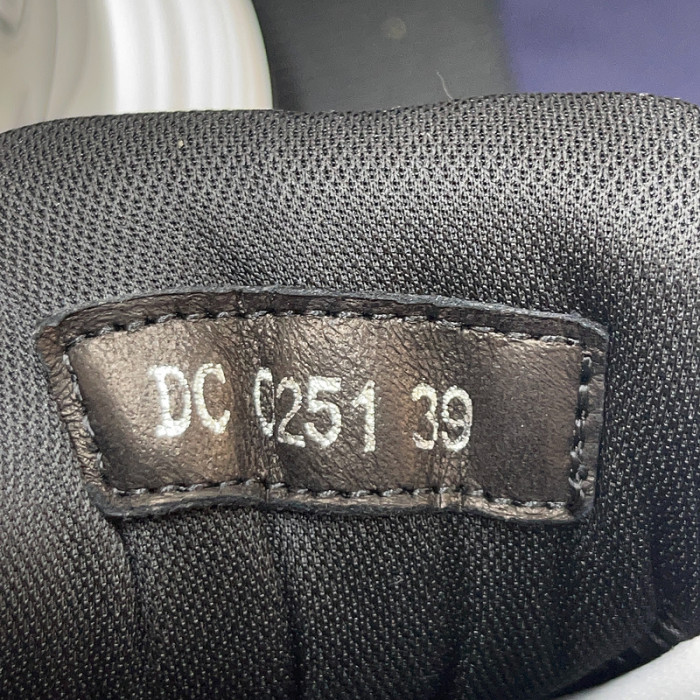 b30 sneaker