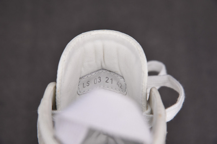 d10r b28  oblique high top sneaker