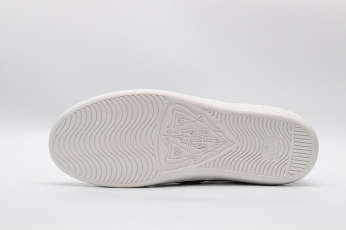 gucc ace embroidered low-top sneaker