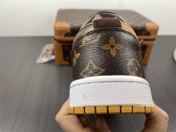 air jordan 1 ofw-louiv low  (with case)