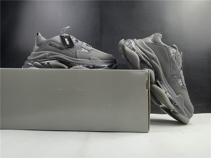 blcg sneaker triple.s.