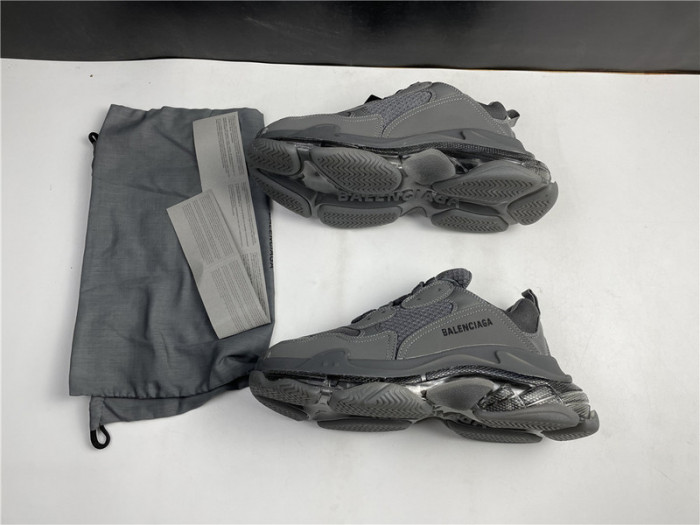 blcg sneaker triple.s.