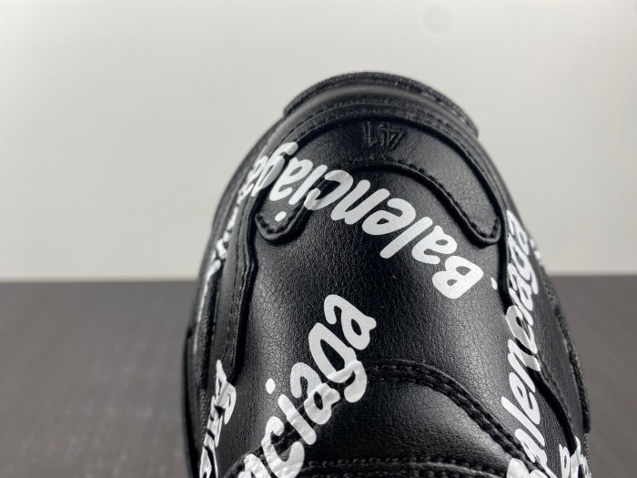 Ba*len*cia*ga triple s