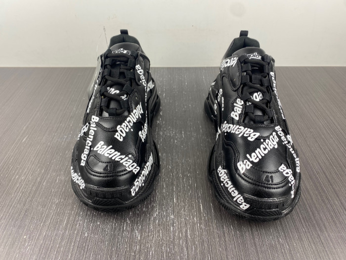 Ba*len*cia*ga triple s