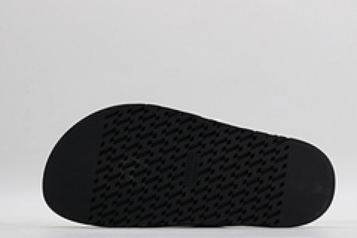 herm*s  slippers