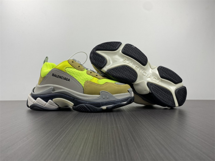 blcg sneaker triple.s.