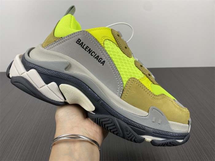 blcg sneaker triple.s.