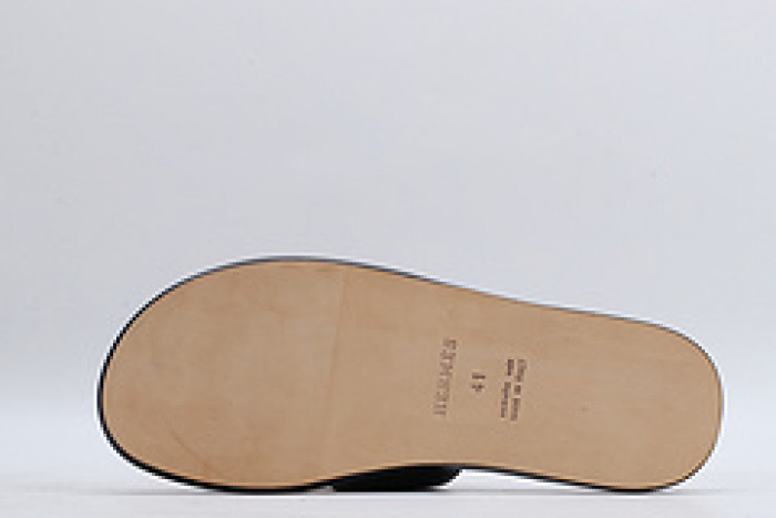 herm*s  slippers