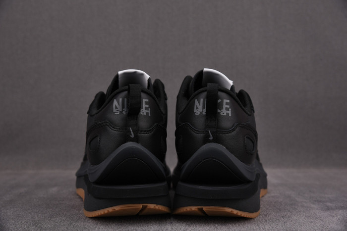 nike vaporwaffle sacai black gum - dd1875-001