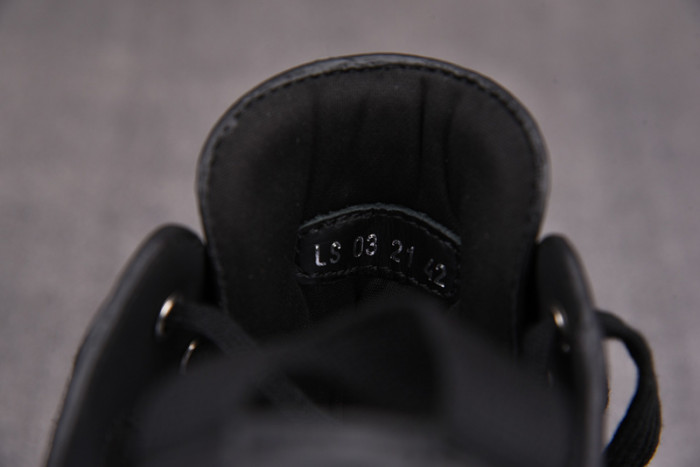 d10r b28  oblique low top sneaker