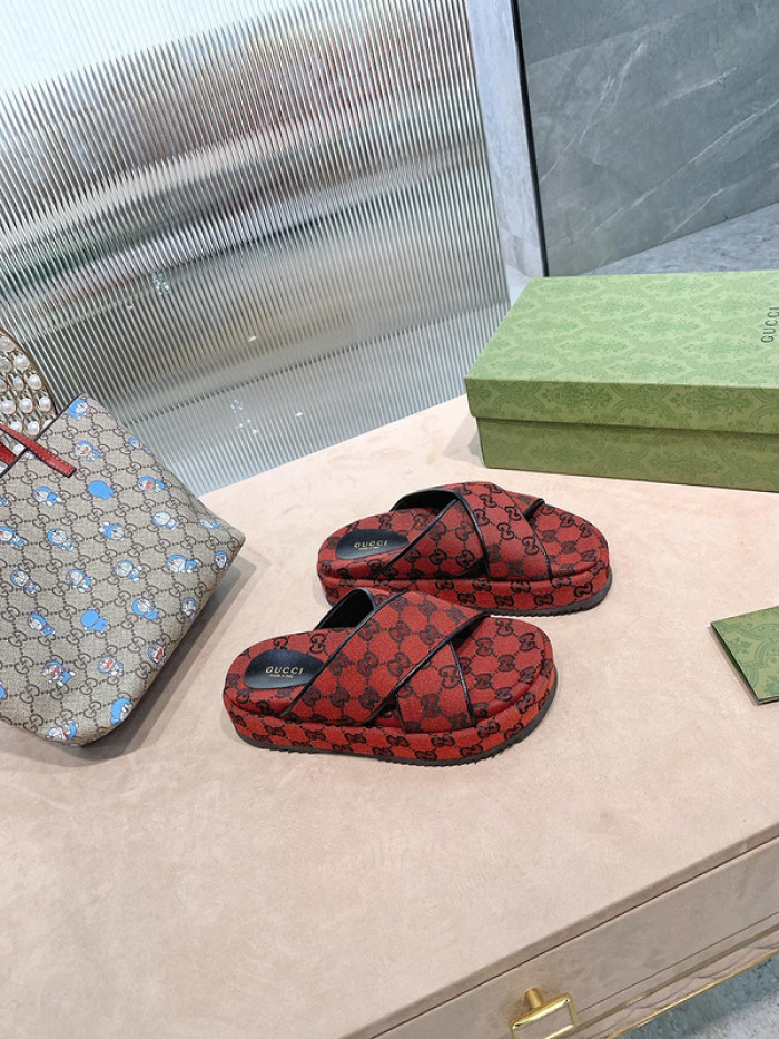 gucc slippers
