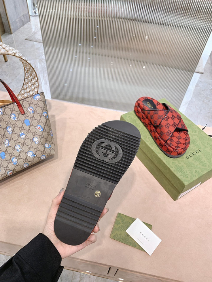gucc slippers