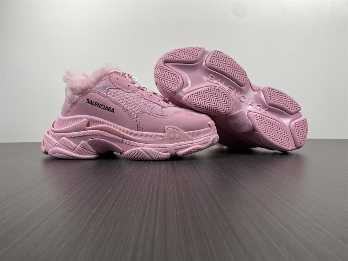 blcg sneaker triple.s.