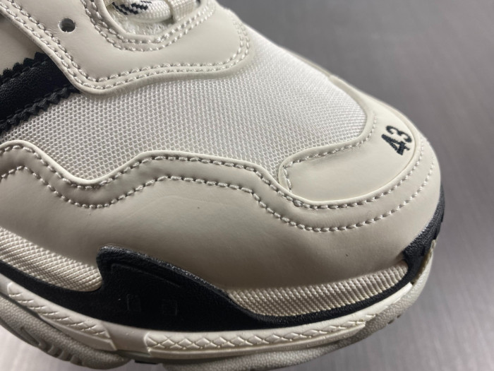 blcg sneaker triple.s.