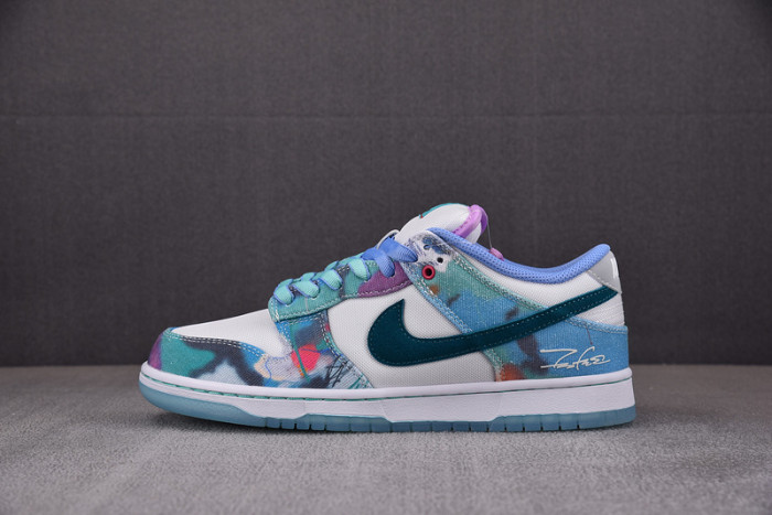 futura laboratories x nike sb dunk low hf6061-400
