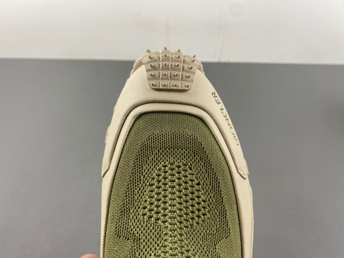 moncler trailgrip gtx