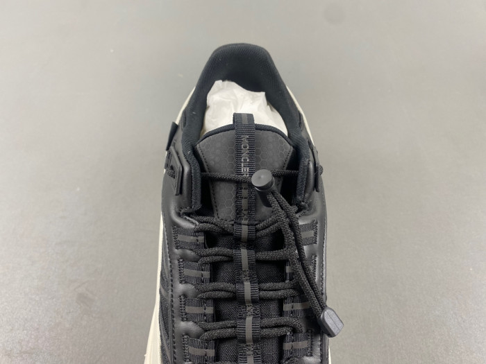 moncler trailgrip gtx
