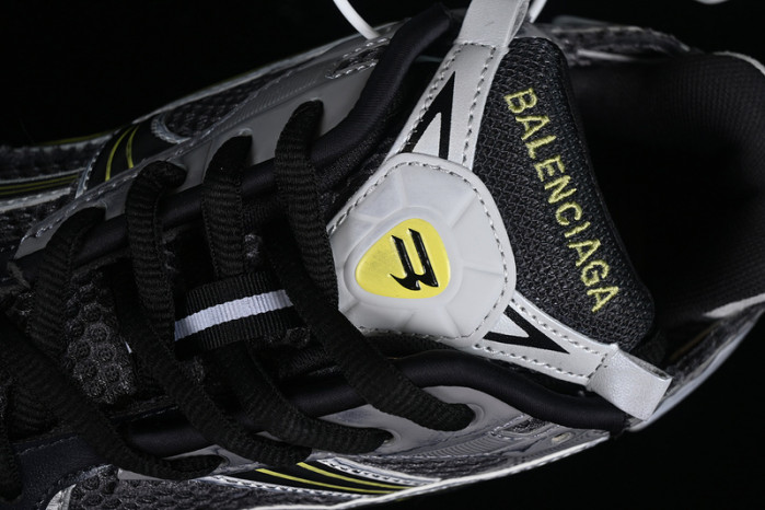 Ba*len*cia*ga -runner