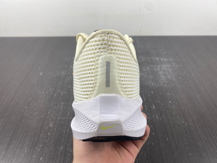 nike air zoom pegasus 40 coconut milk dv3853-101