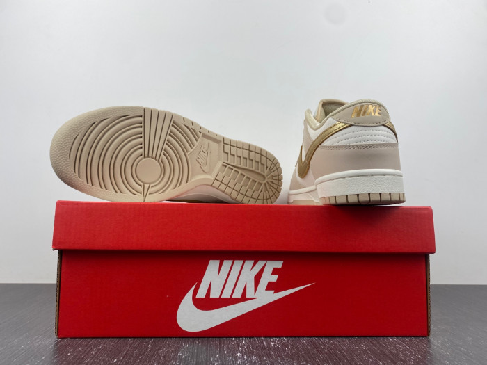 nike dunk low wmns gold dx5930-001