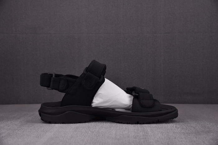 blcg sandals