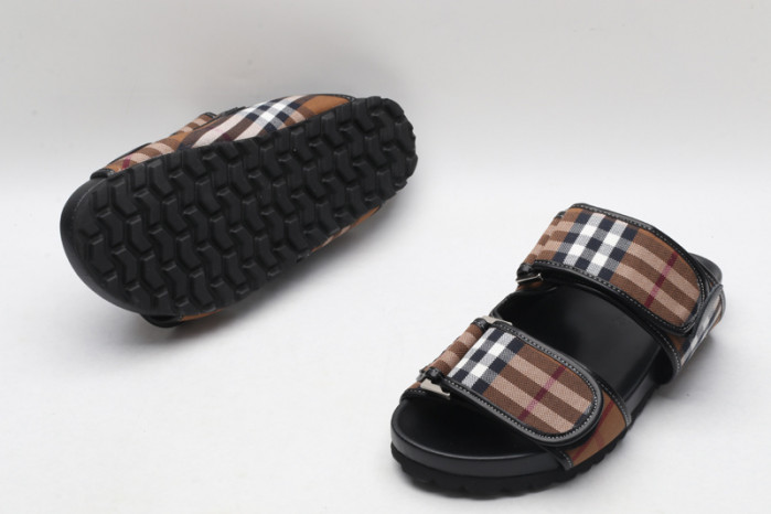 bur_berry slippers