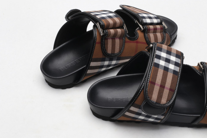 bur_berry slippers