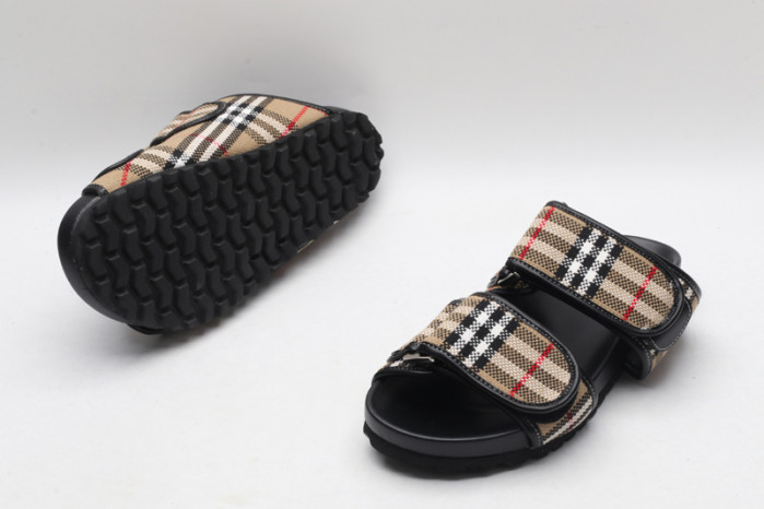 bur_berry slippers