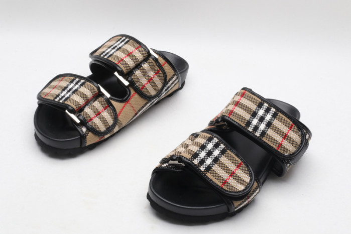 bur_berry slippers