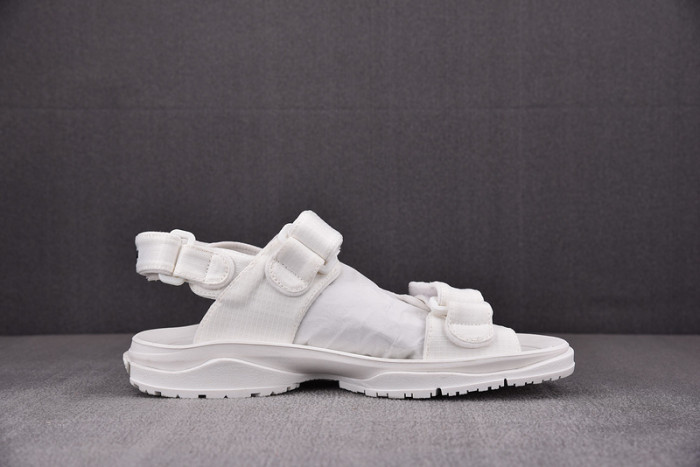 blcg sandals