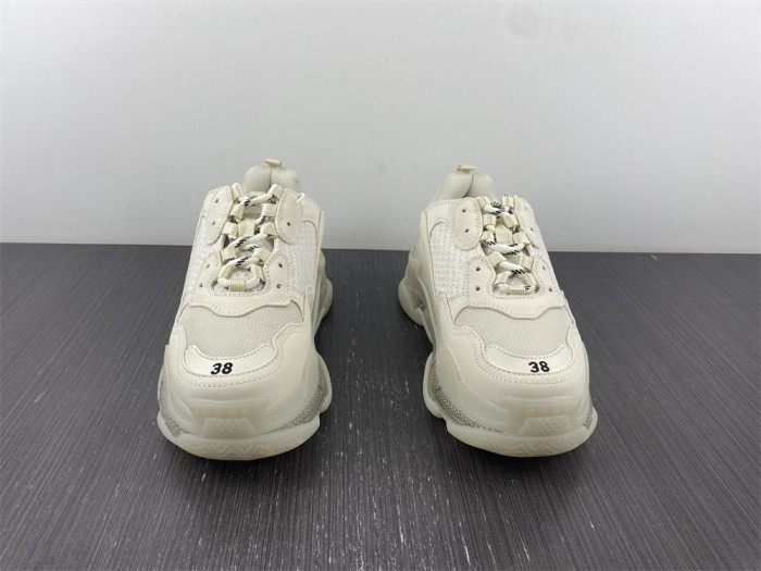 Ba*len*cia*ga triple s
