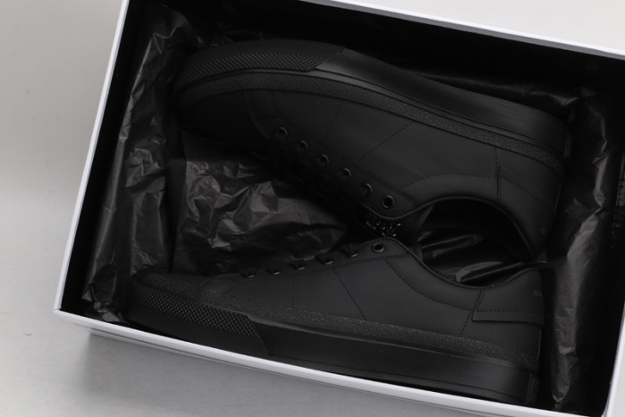 gi_venchy sneaker