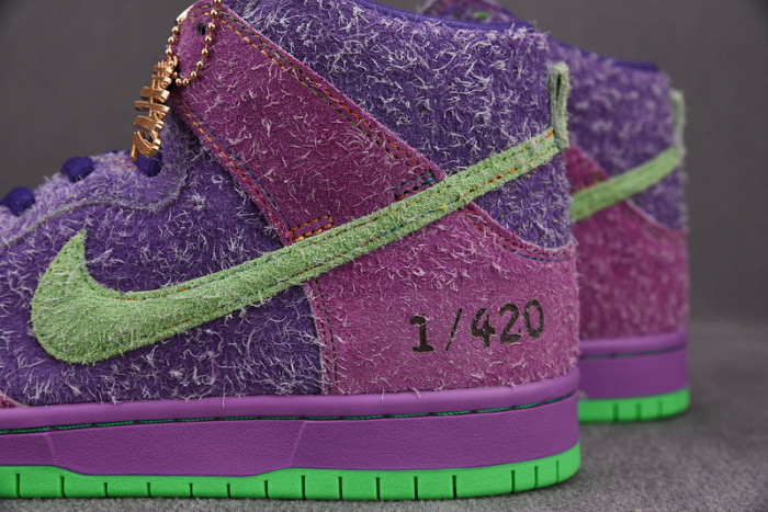 nike sb dunk high 420 skunks cw9971-500