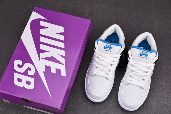 nike sb dunk low laser blue bq6817-101