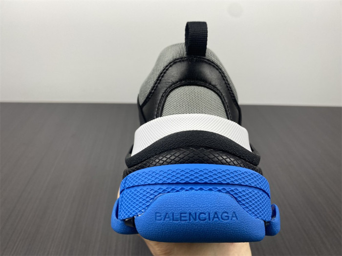 blcg sneaker triple.s.