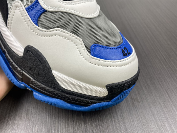 blcg sneaker triple.s.