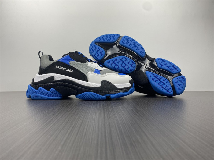 blcg sneaker triple.s.