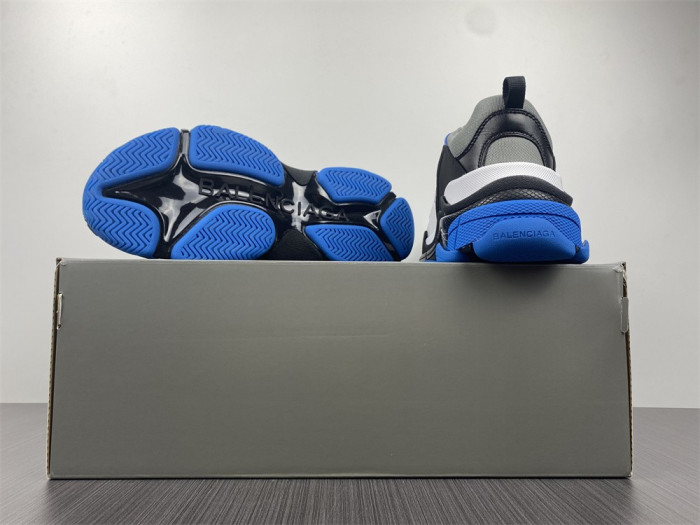 blcg sneaker triple.s.