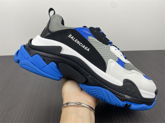 blcg sneaker triple.s.