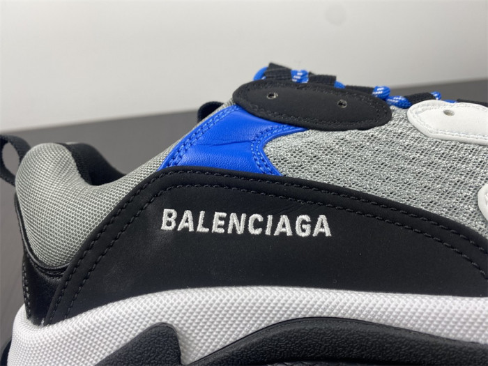 blcg sneaker triple.s.