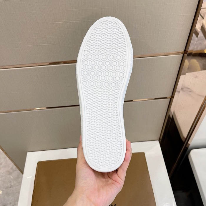 bur  sneaker