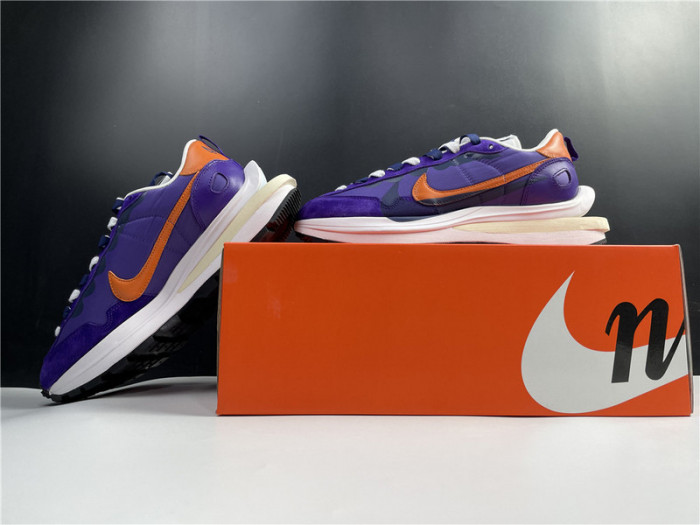 nike vaporwaffle sacai dark iris - dd1875-500