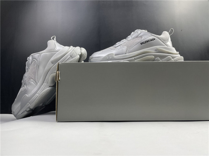 blcg sneaker triple.s.